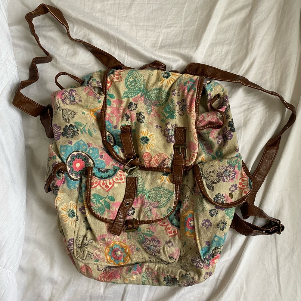cute boho butterfly and flower backpack!🎒🌸🦋